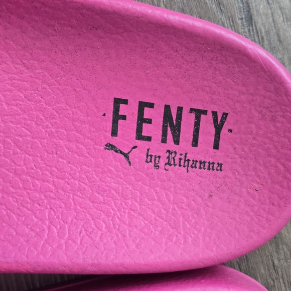 Puma X Fenty By Rihanna Bright Pink Slippers With Dust Bag Lougewear Cozy Sz 40 - Picture 3 of 13